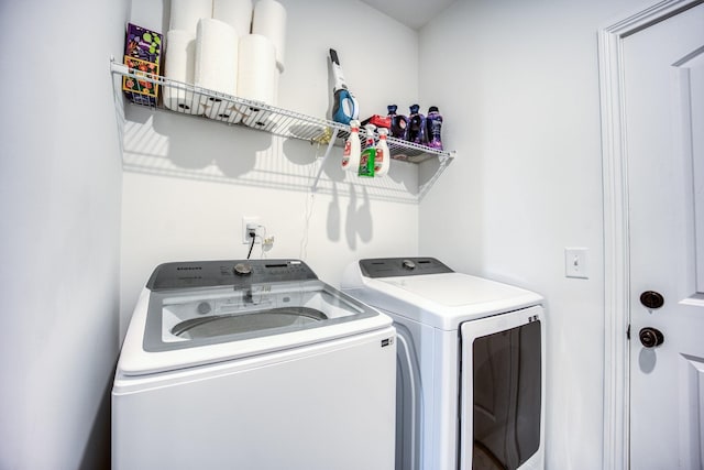 6510 Rusty Blackbird Ct, Murfreesboro, TN 37128 - laundry room with washing machine and dryer