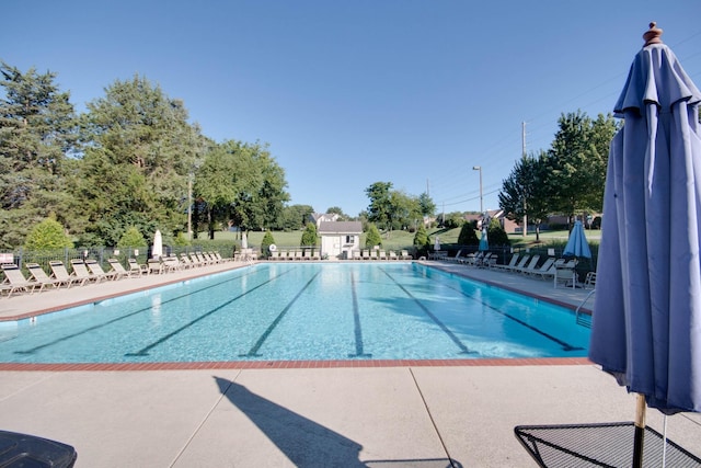 3045 Cairns Dr W, Mount Juliet, TN 37122 - community pool with a patio area