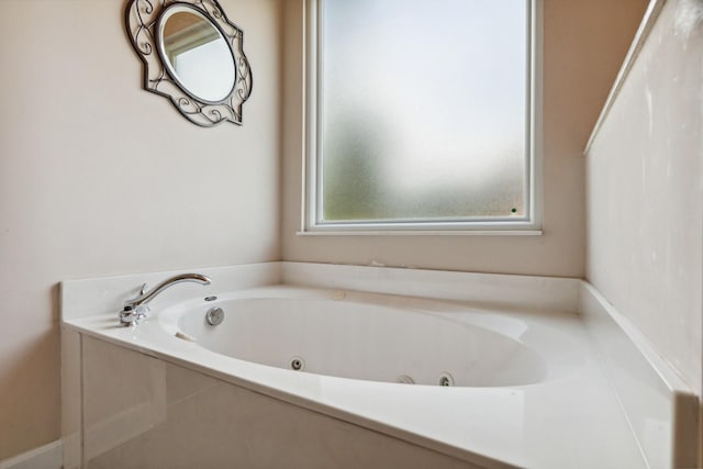 3045 Cairns Dr W, Mount Juliet, TN 37122 - bathroom with a whirlpool tub