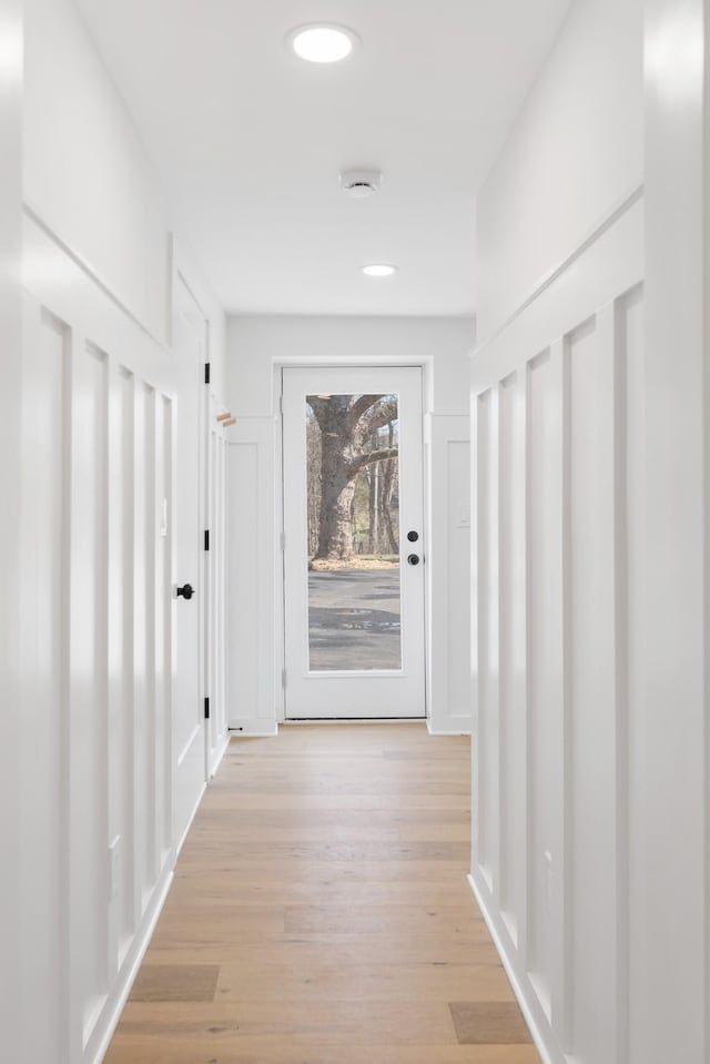 208 Roberta Dr, Hendersonville, TN 37075 - hallway with light wood finished floors and recessed lighting