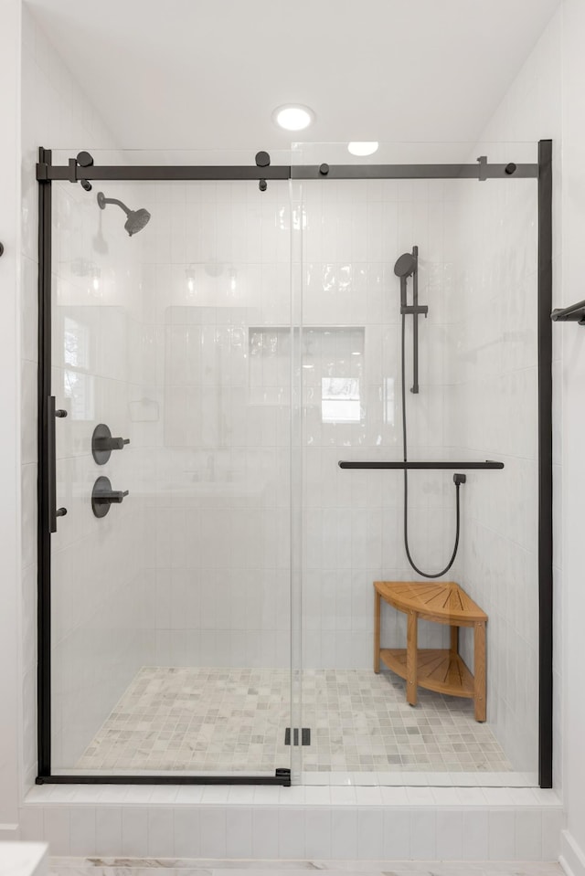 208 Roberta Dr, Hendersonville, TN 37075 - bathroom featuring a stall shower