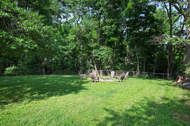 208 Roberta Dr, Hendersonville, TN 37075 - view of yard featuring an outdoor fire pit