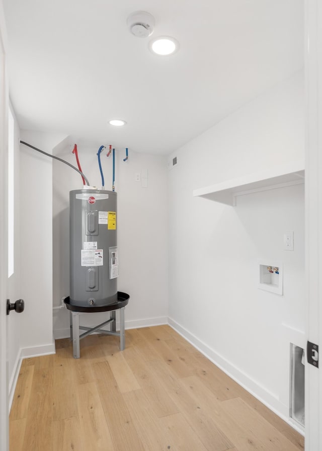 208 Roberta Dr, Hendersonville, TN 37075 - utility room with water heater