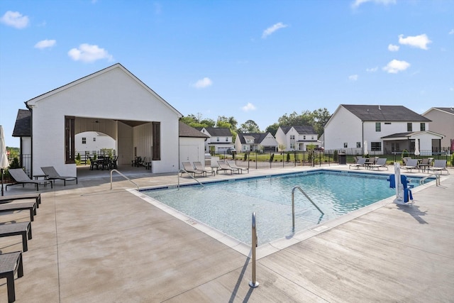 3983 Inlet Loop, Chattanooga, TN 37416 - community pool with a patio and a residential view