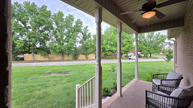 109 Coteswood Ct, Columbia, TN 38401 - view of patio featuring a ceiling fan and driveway