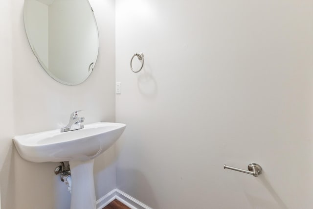 664 Huffine Manor Cir, Franklin, TN 37067 - bathroom with baseboards