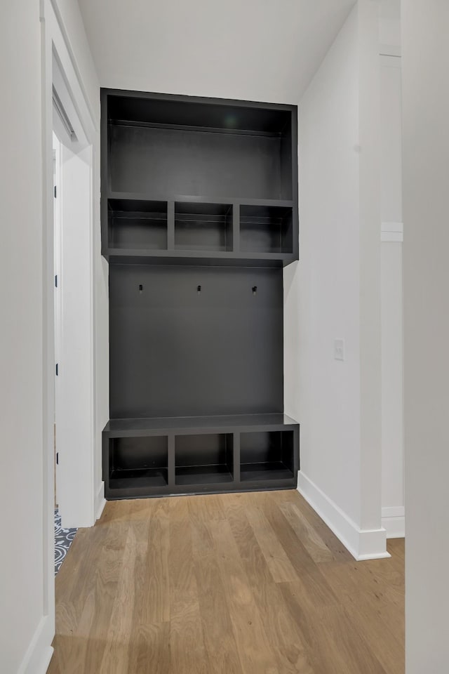 5735 Willoughby Way, Murfreesboro, TN 37129 - mudroom with wood finished floors and baseboards
