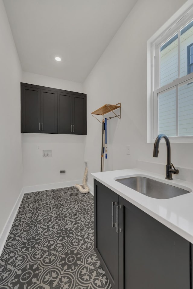 5735 Willoughby Way, Murfreesboro, TN 37129 - clothes washing area with baseboards, cabinet space, and recessed lighting