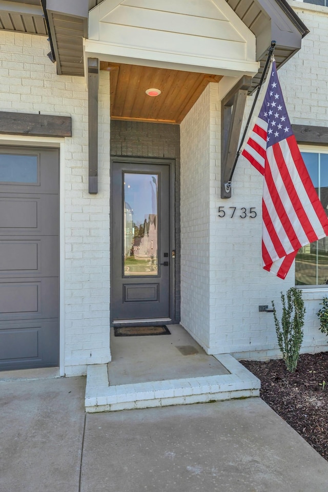 5735 Willoughby Way, Murfreesboro, TN 37129 - entrance to property featuring brick siding