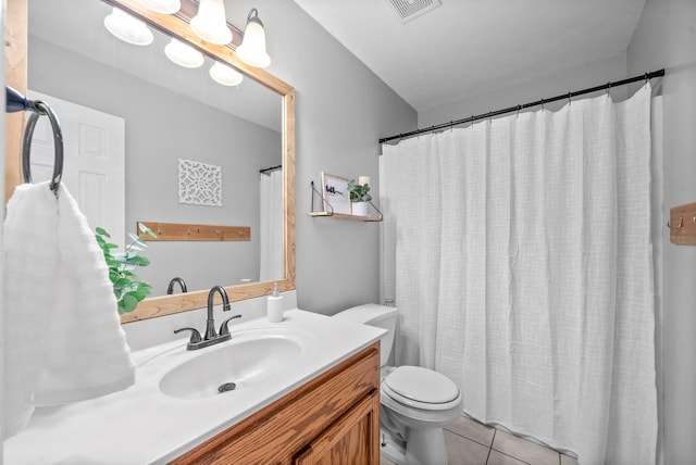 3659 Fieldstone Dr, Clarksville, TN 37040 - full bathroom featuring toilet, vanity, tile patterned flooring, and curtained shower