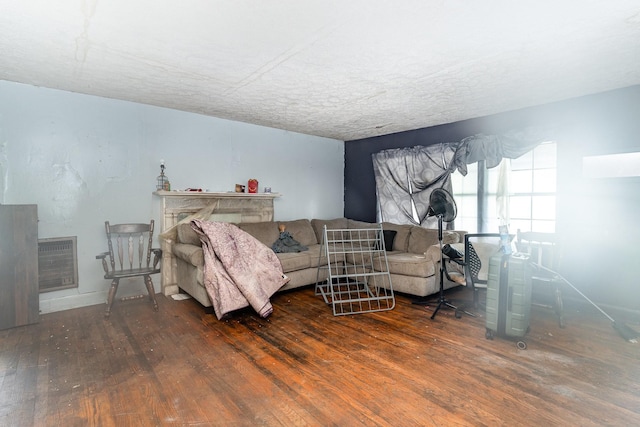 104 Lowe St, Ashland City, TN 37015 - living area with wood finished floors and a textured ceiling