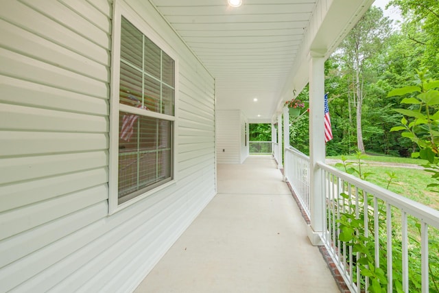 101 Henry Thompson Rd, Taft, TN 38488 - view of patio with covered porch