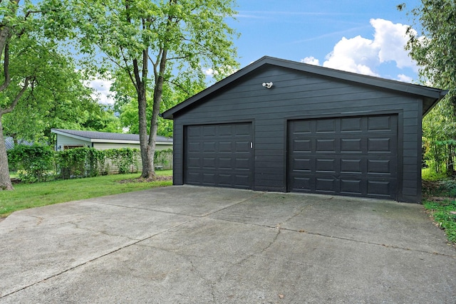 view of detached garage