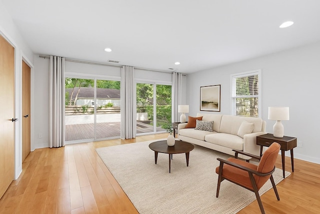 1021 Horseshoe Dr, Nashville, TN 37216 - living area with light wood-type flooring and recessed lighting