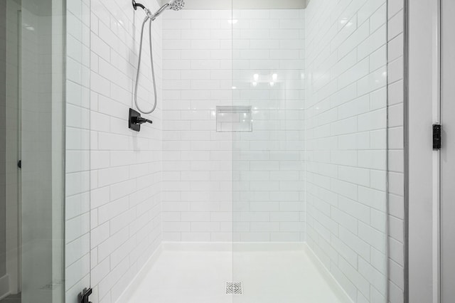2617 Leawood Ct, Murfreesboro, TN 37128 - full bathroom with a shower stall
