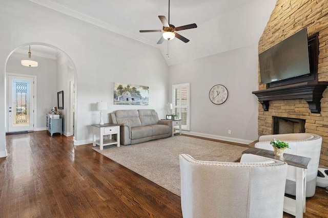 503 Carriage Ln, Lebanon, TN 37087 - living area featuring arched walkways, a ceiling fan, dark wood finished floors, baseboards, and lofted ceiling