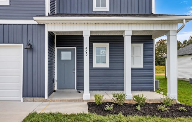 373 Galway Dr, Clarksville, TN 37042 - doorway to property featuring board and batten siding and a porch