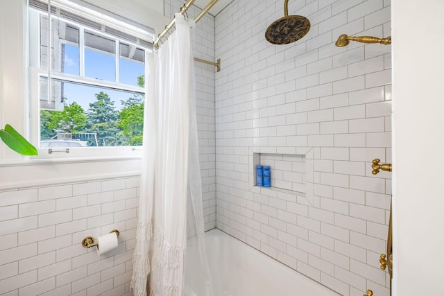 bathroom featuring shower / bath combo