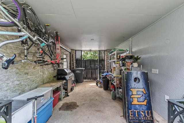813 Swanson Blvd, Fayetteville, TN 37334 - view of garage