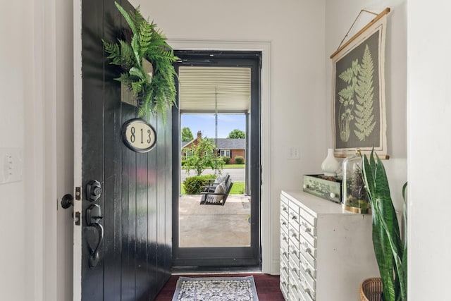 813 Swanson Blvd, Fayetteville, TN 37334 - foyer featuring dark wood-type flooring