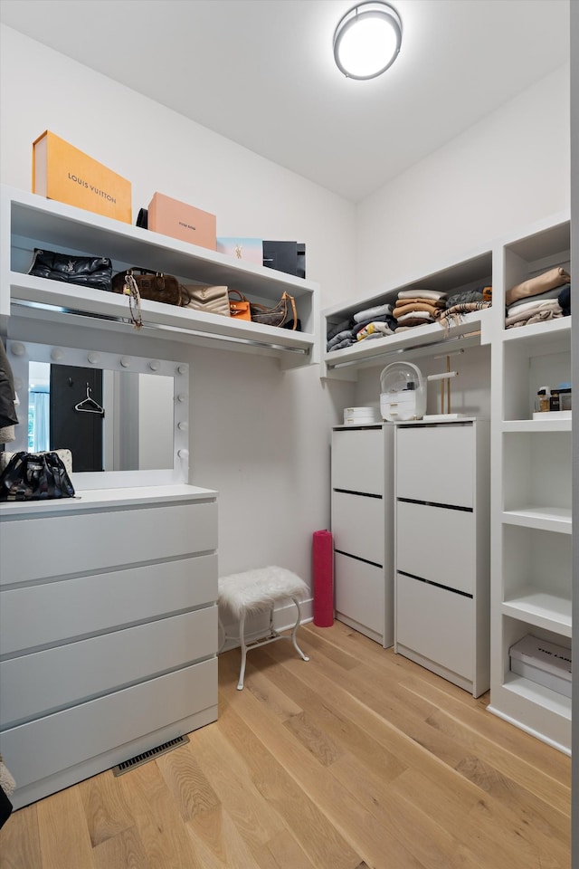 1541 Battlefield Dr Unit A, Nashville, TN 37215 - walk in closet featuring light wood-style floors
