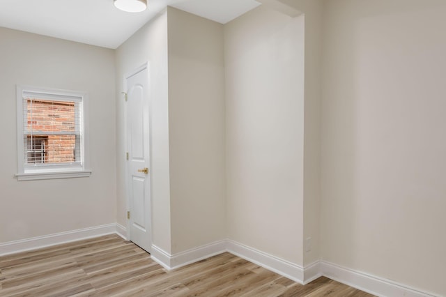 1607 Wheless St, Nashville, TN 37208 - empty room featuring light wood-style flooring and baseboards