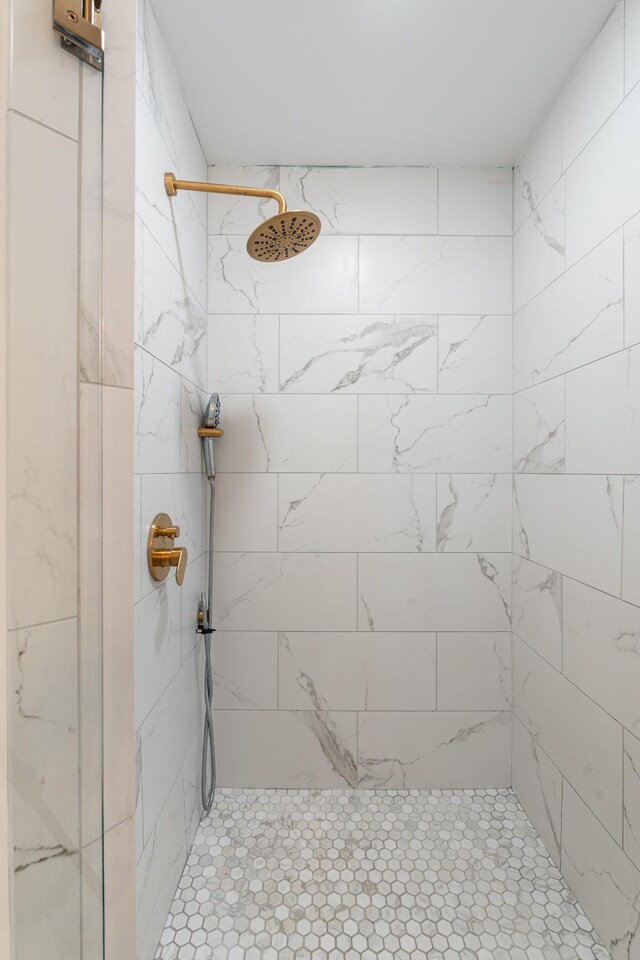 1510 Demonbreun St Unit 1012, Nashville, TN 37203 - full bathroom with tiled shower