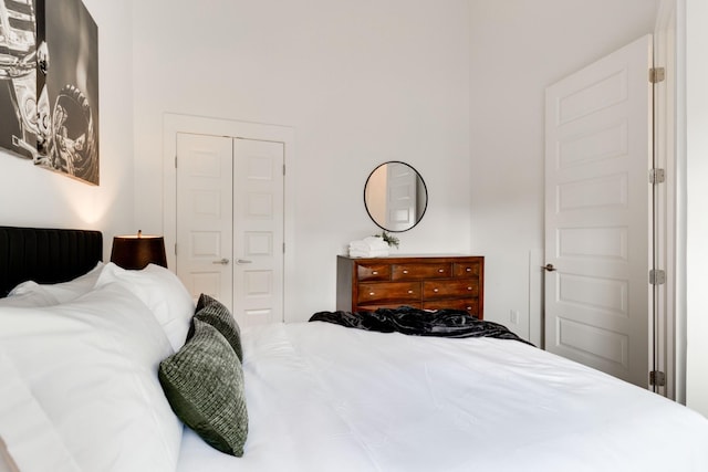bedroom with a closet