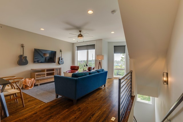 living area with dark wood-style flooring, recessed lighting, and a ceiling fan