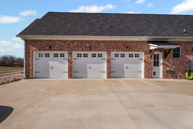 7480 Horn Tavern Rd, Fairview, TN 37062 - garage with concrete driveway