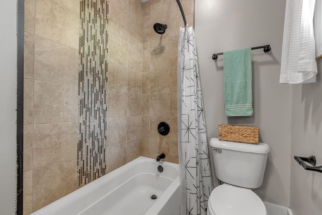 2642 Stuart St, Burns, TN 37029 - bathroom featuring shower / bath combo and toilet