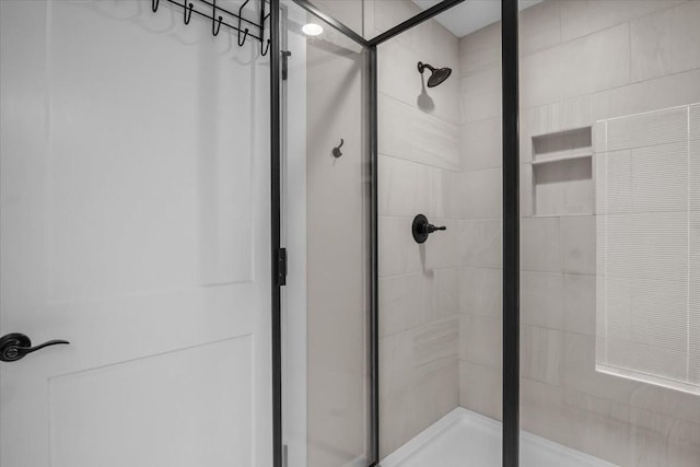 11 Sycamore Rdg W, Burns, TN 37029 - bathroom with a shower stall