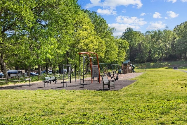 11 Sycamore Rdg W, Burns, TN 37029 - view of home's community featuring a lawn