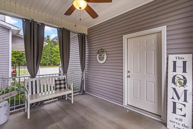 401 Hancock Ln, Tullahoma, TN 37388 - sunroom featuring a ceiling fan