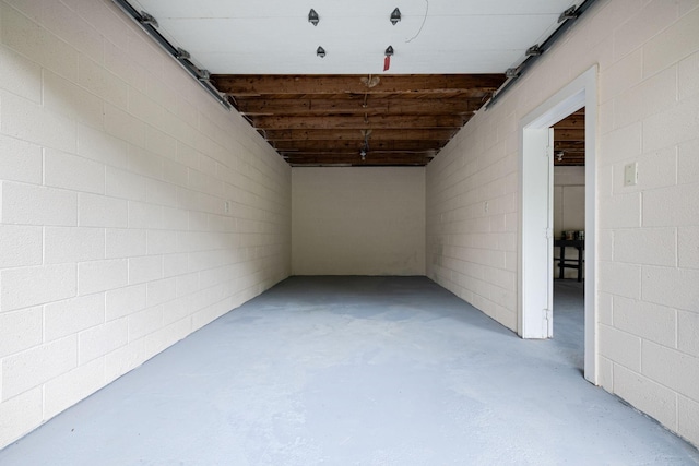915 Taylor Cir, Burns, TN 37029 - garage with concrete block wall