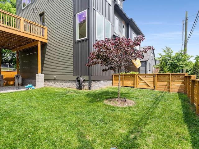 1319 Monetta Ave, Nashville, TN 37216 - view of yard featuring a wooden deck