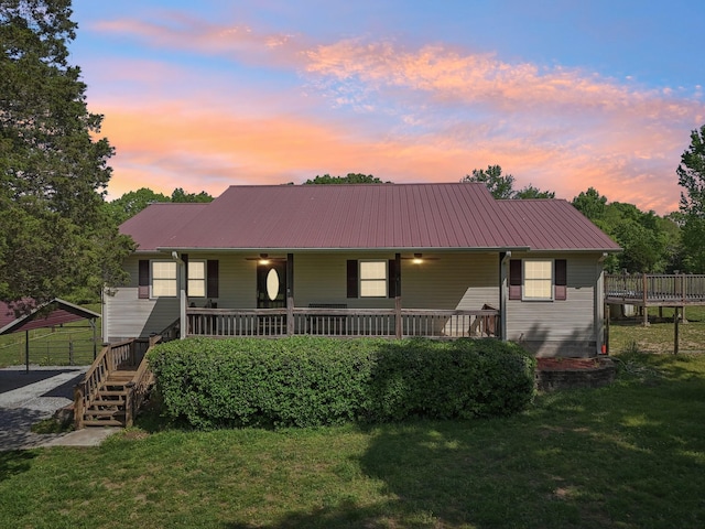 46 Seay Ln, Erin, TN 37061 - ranch-style house featuring ceiling fan and a lawn