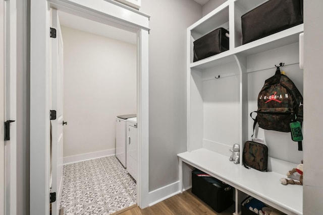 9015 Grayson Cir, Mount Juliet, TN 37122 - mudroom featuring washing machine and clothes dryer and baseboards