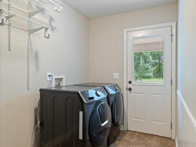 3904 Rowland Rd, Murfreesboro, TN 37128 - laundry area featuring washing machine and dryer and tile patterned floors
