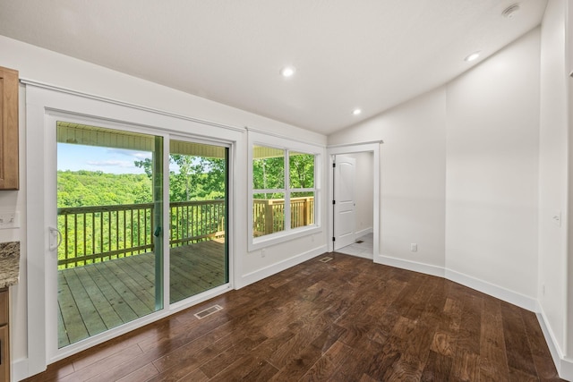 5706 Wilder Rd S, Grimsley, TN 38565 - entryway with dark wood-style floors, vaulted ceiling, recessed lighting, and baseboards