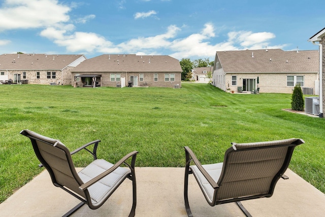 416 Golden Meadow Ln, Hendersonville, TN 37075 - view of grassy yard with cooling unit, a residential view, and a patio area
