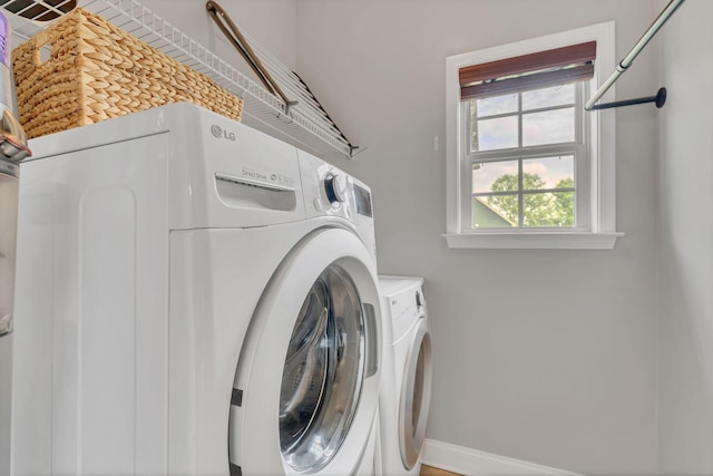 580 Laurel Ln, Murfreesboro, TN 37127 - washroom with independent washer and dryer and baseboards