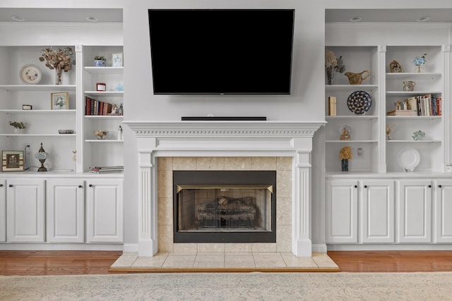 9727 Chestnut Hill Ln, Chattanooga, TN 37421 - detailed view of a fireplace and wood finished floors