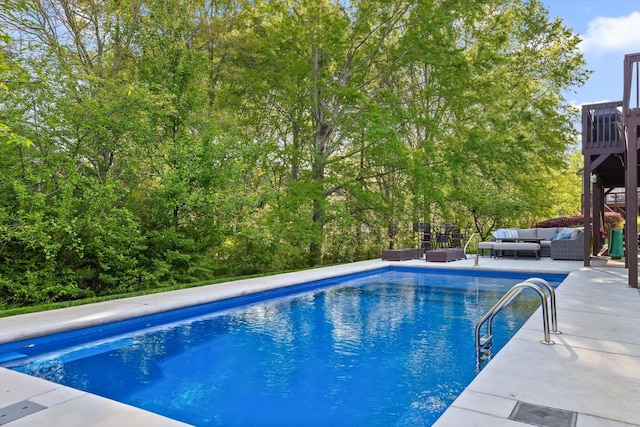 9727 Chestnut Hill Ln, Chattanooga, TN 37421 - swimming pool featuring an outdoor hangout area