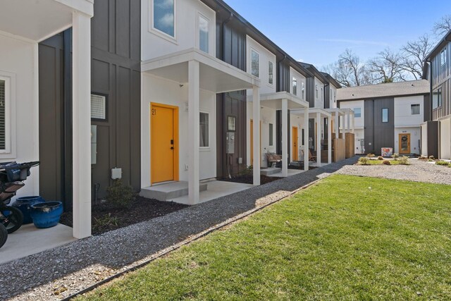 121 Old Mountain Rd, Chattanooga, TN 37409 - view of green lawn with a residential view