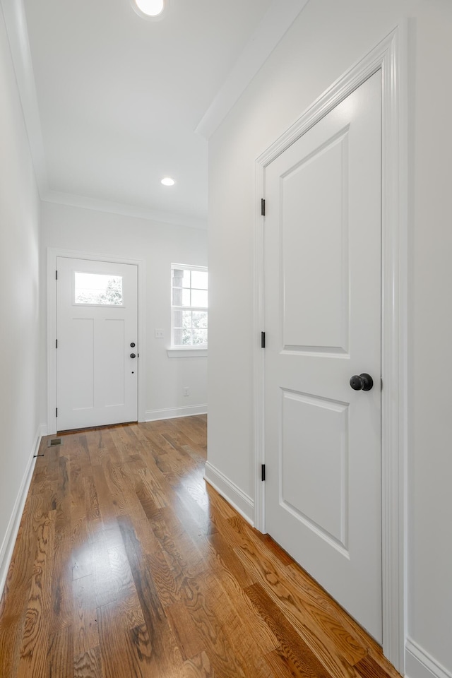 5008 Swan Rd, Chattanooga, TN 37416 - foyer featuring wood finished floors, crown molding, and recessed lighting