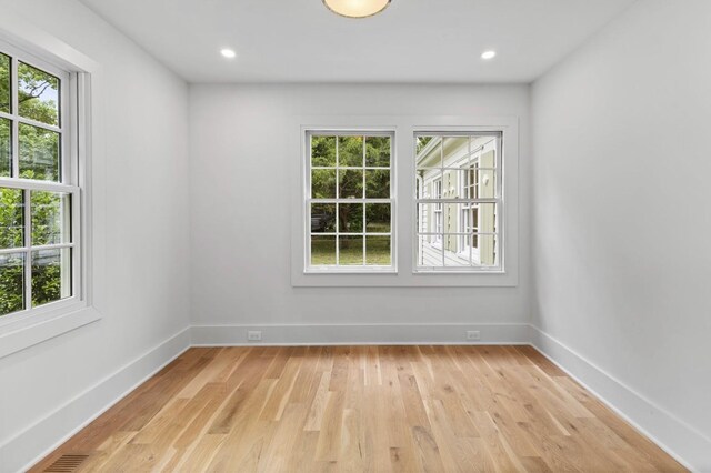 215 Lewisburg Ave, Franklin, TN 37064 - spare room featuring light wood-type flooring, baseboards, and recessed lighting