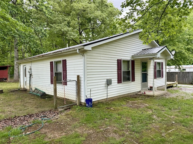 261 Oak Dr, Beechgrove, TN 37018 - view of side of property with metal roof