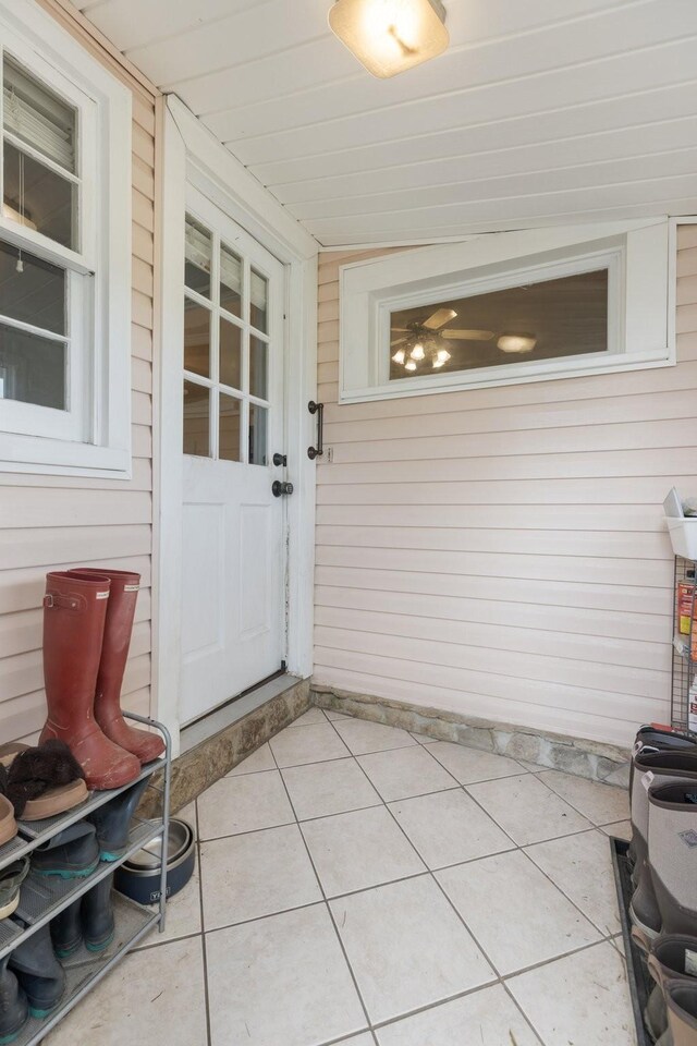 3310 Booker Ridge Rd, Mount Pleasant, TN 38474 - property entrance with a porch