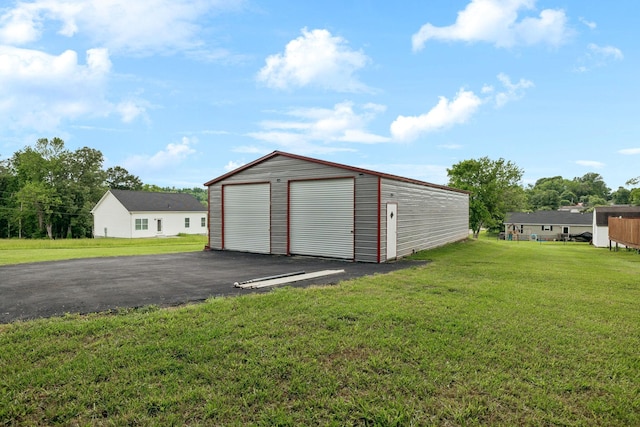 view of detached garage